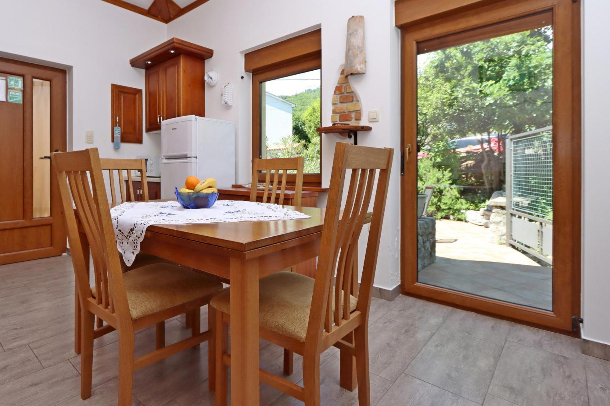 Apartments With A Parking Space Opatija - Pobri, Opatija - 7813 มาทุลยี ภายนอก รูปภาพ