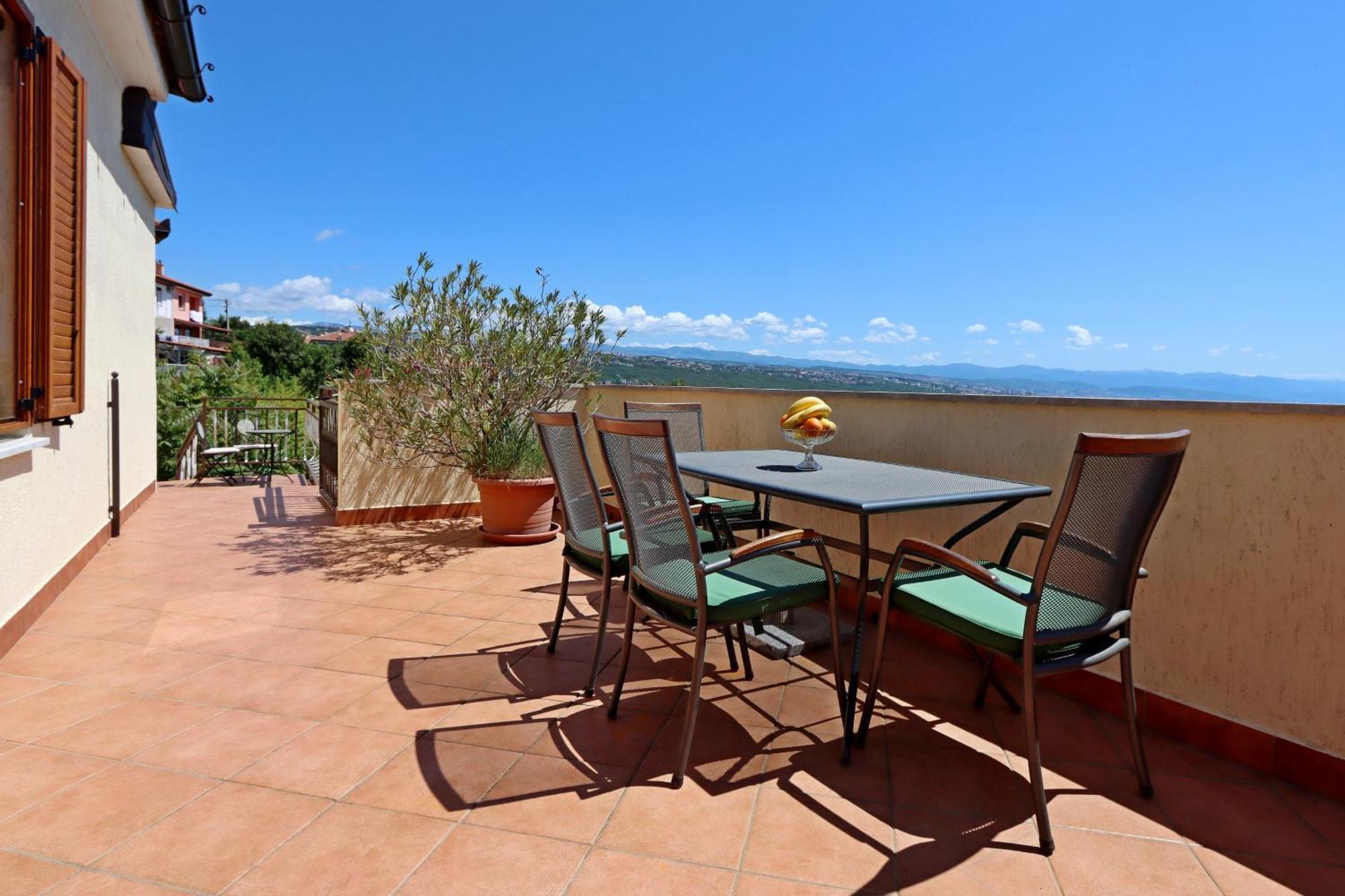 Apartments With A Parking Space Opatija - Pobri, Opatija - 7813 มาทุลยี ภายนอก รูปภาพ